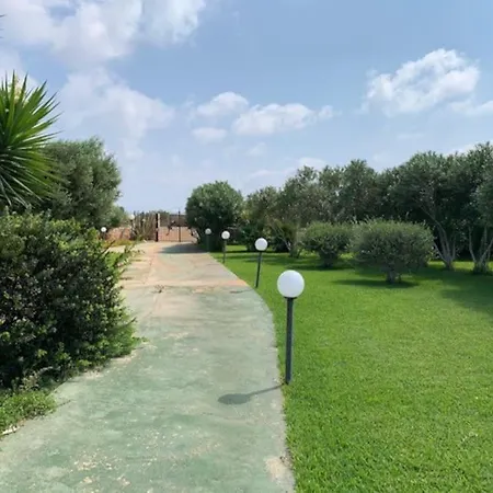 Holiday home Maveda, Un Dammuso Immerso Nel Verde Lampedusa